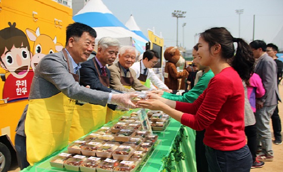 [사진1]한우 숯불구이 축제.JPG