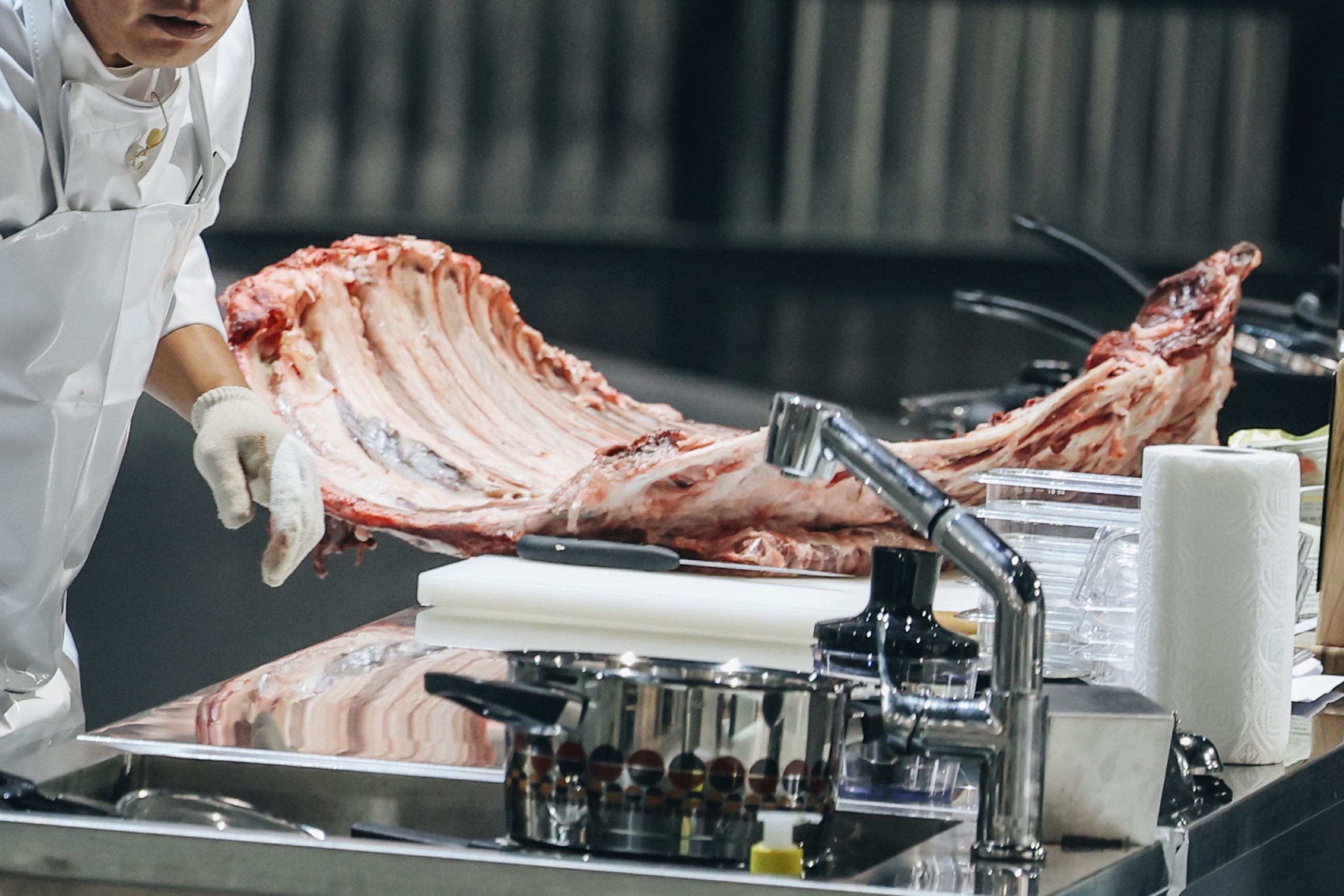 한우, 대표 식재료를 넘어 'K-미식'의 정점으로 도약